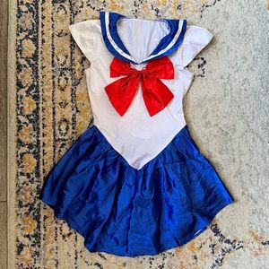 Sailor Moon Costume + Accessories | cosplay